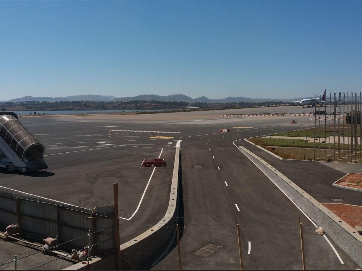 bitumen road airport